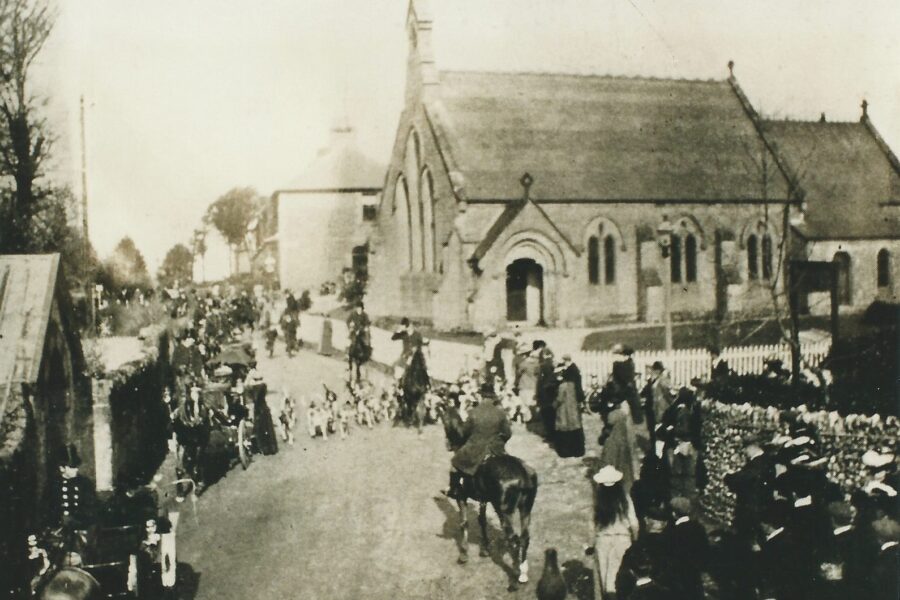 Wroxall-Church-Local-Hunt-Passing